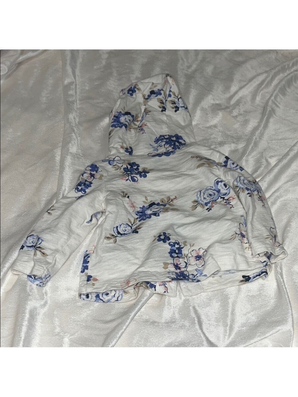Carter’s 6 month Floral Blue and Cream Kids 3 Piece Set - Picture 7 of 13